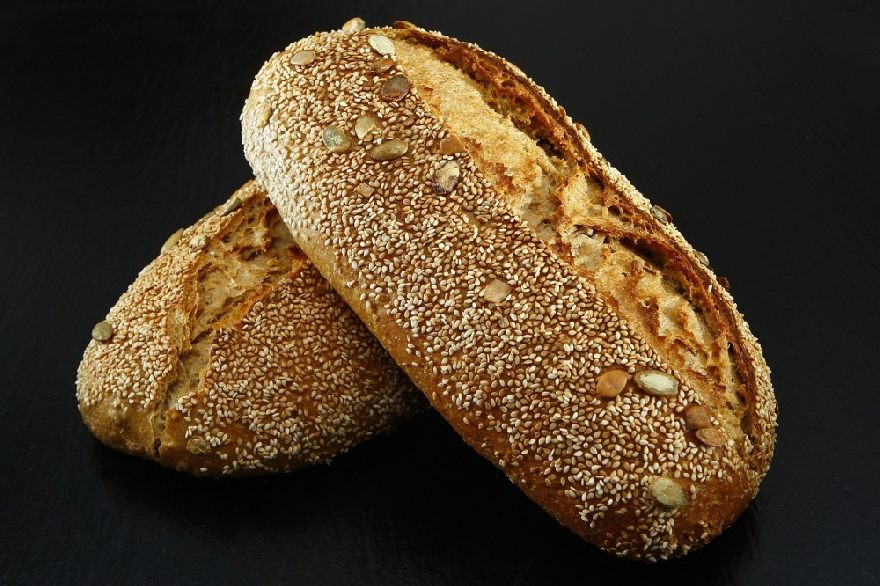 Köstliches Brot von den besten Bäckereien in Katushika.