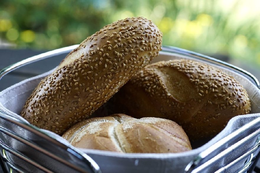 Delicioso pão das melhores padarias de Adachi.